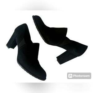 Stuart Weitzman Black Suede Corral Ankle Bootie Pumps Size 10